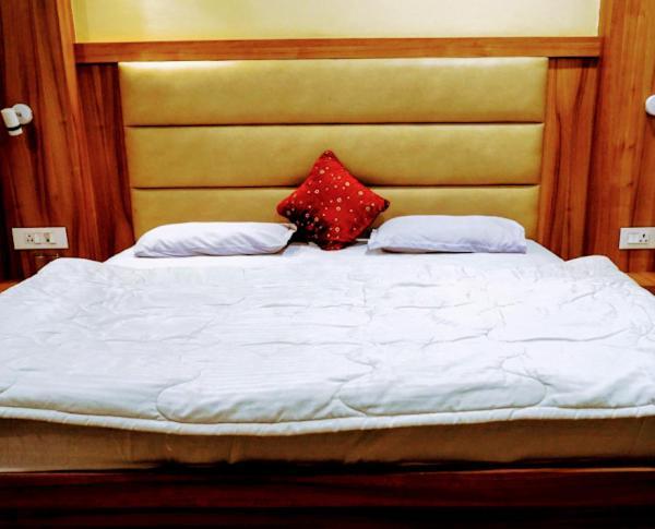 New Kumar Hotel & Banquet 勒克瑙 外观 照片