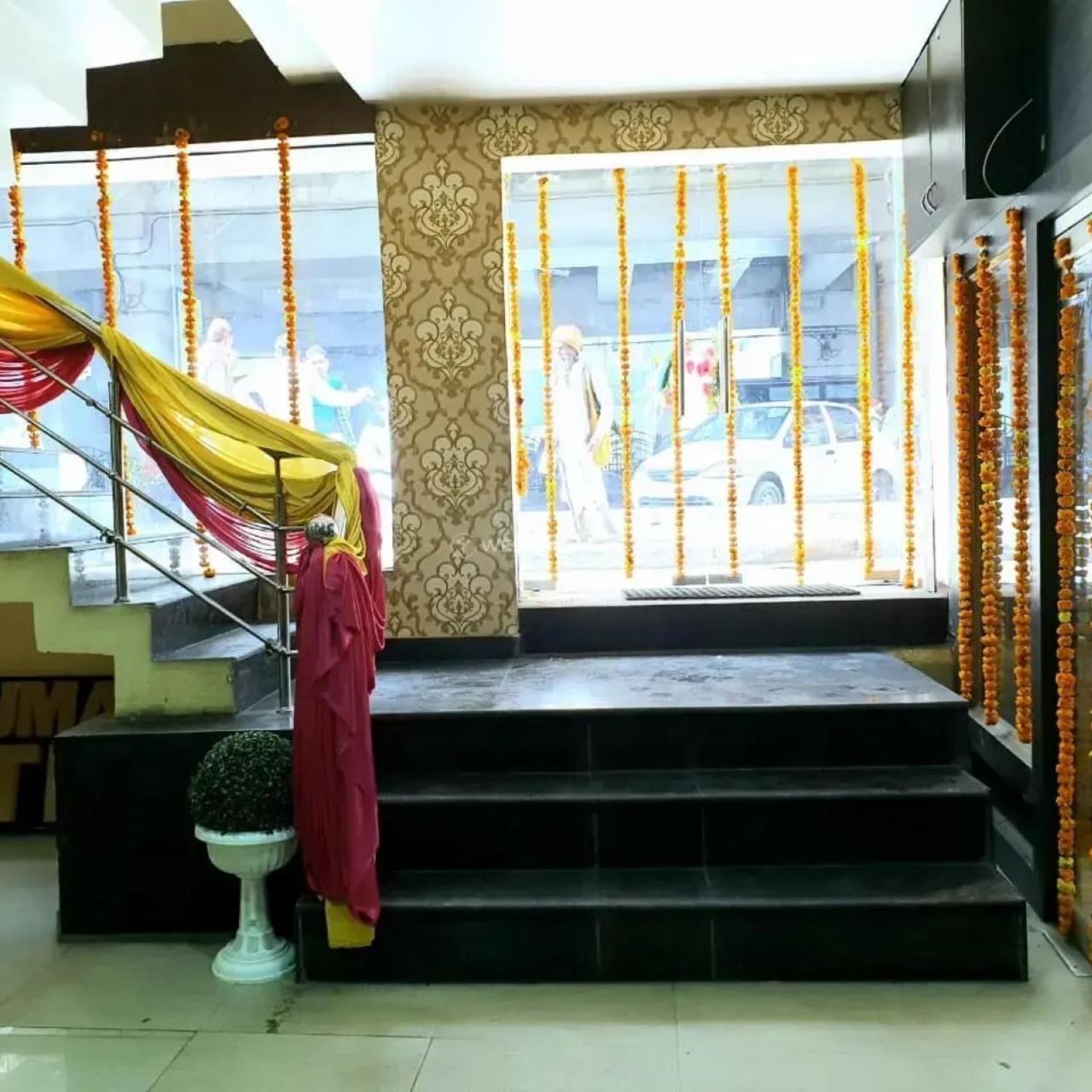 New Kumar Hotel & Banquet 勒克瑙 外观 照片