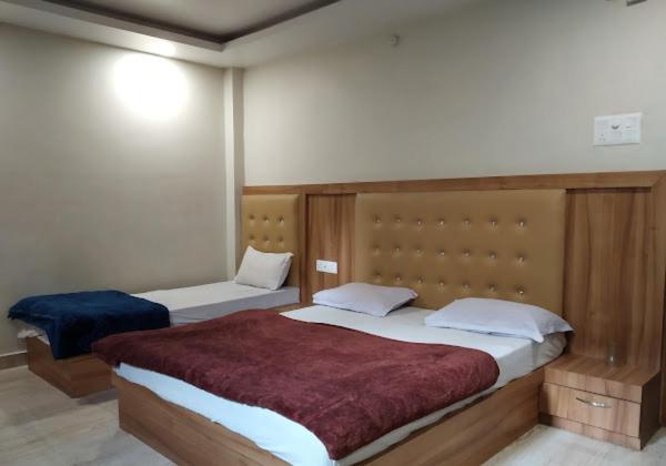 New Kumar Hotel & Banquet 勒克瑙 外观 照片
